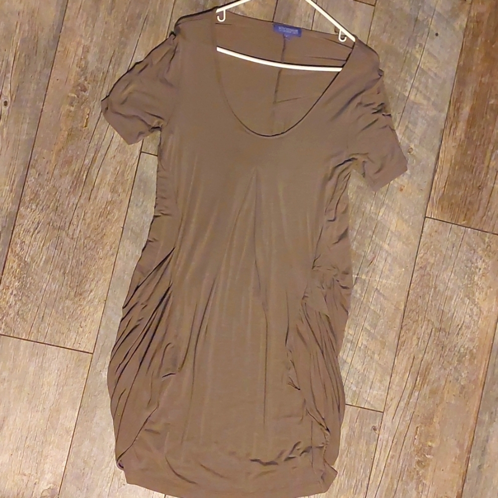 Vivienne, Vivienne Tam shirt size Medium Brown